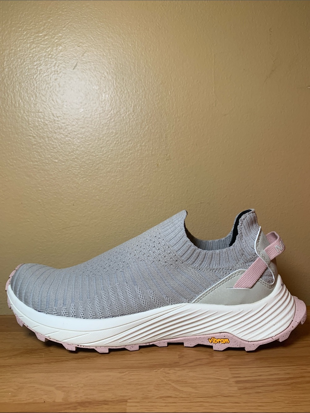 Merrell Embark Slip On Moc in Rose Gold Size 8 VGC!